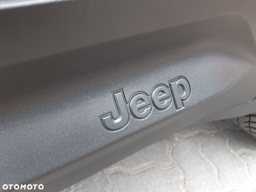 Jeep Avenger 1.2 T3 mHEV Summit FWD eDCT6 - 11