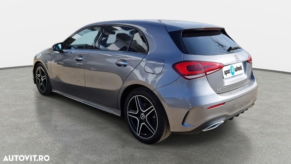 Mercedes-Benz A - 8