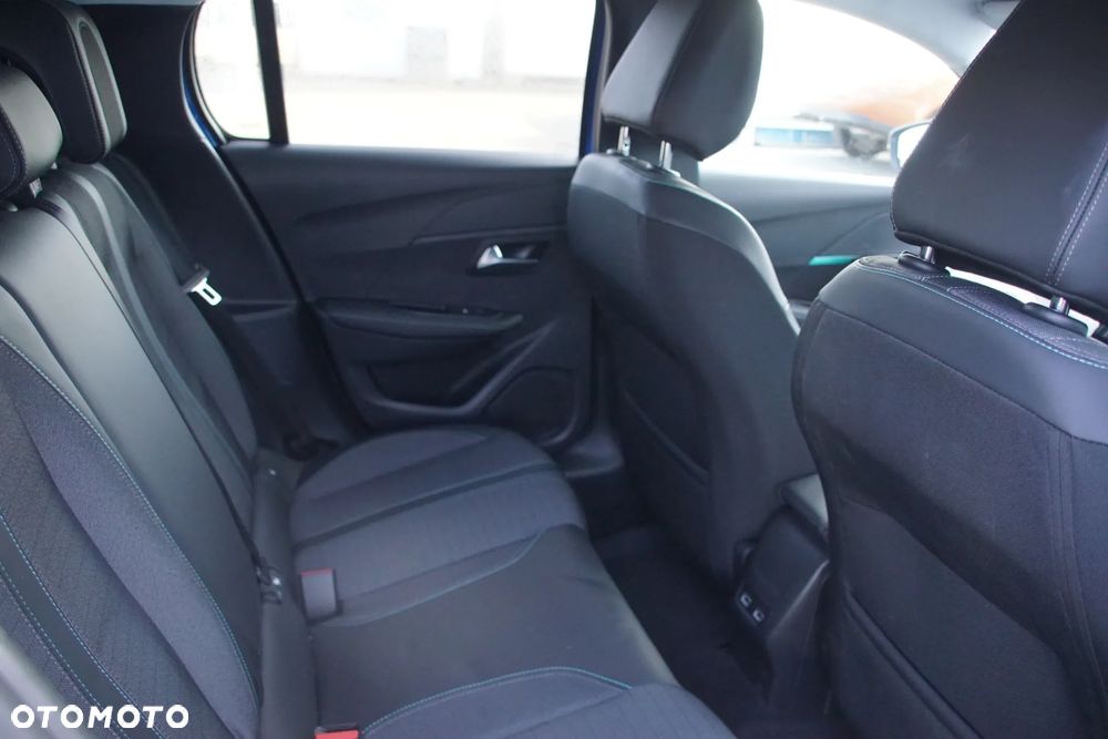 Auto na części - Peugeot e-208 100 kW ZK01 9842858380 ESM 2023R Silnik Falownik Bateria Drzwi Błotnik Klapa Zderzak Lusterko Lampa Klamka Szyba Deska Kokpit Sterownik Moduł Czujnik Licznik Wyświetlacz Panel Kierownica - 16