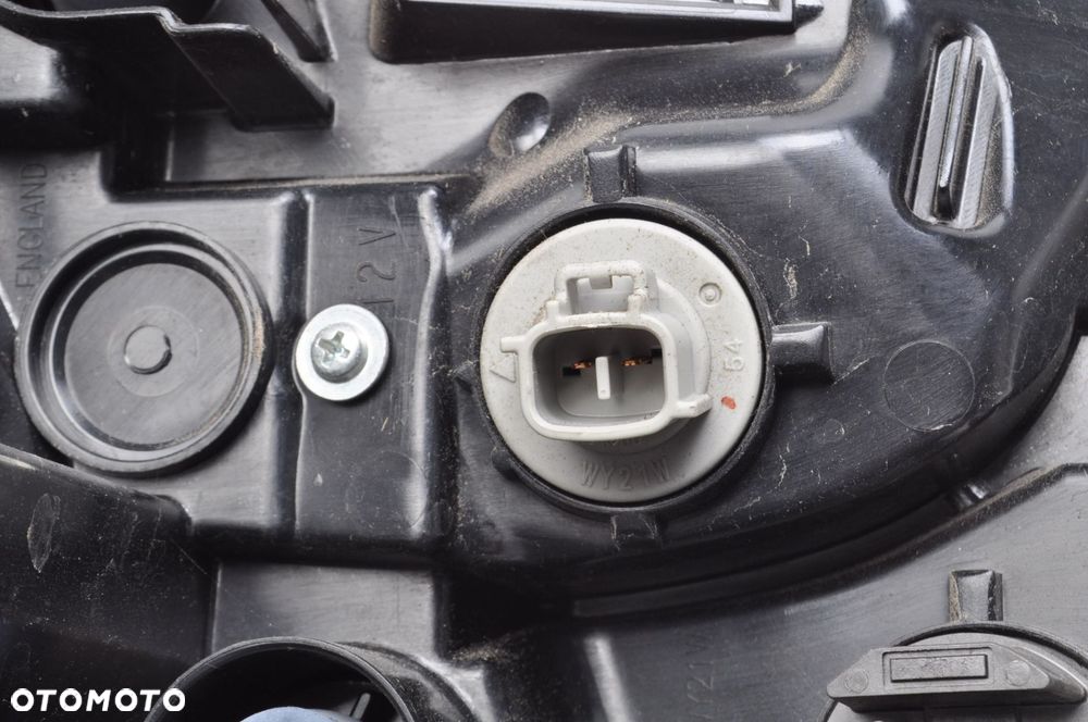 TOYOTA YARIS IV LAMPA PRAWA TYLNA PRAWY TYŁ - 7