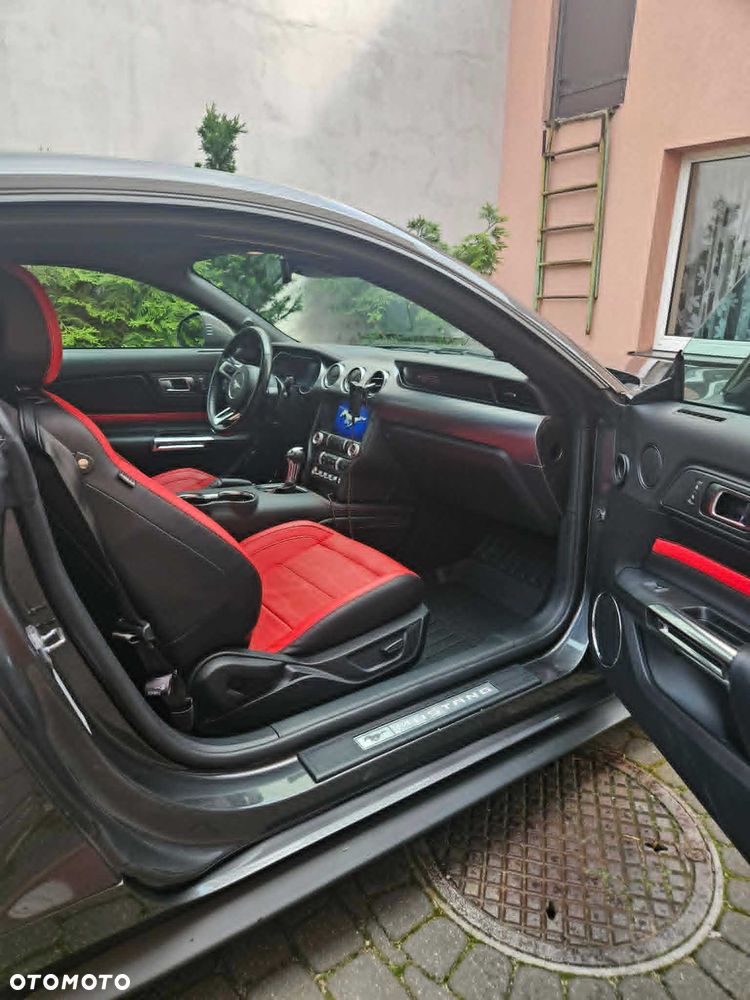 Ford Mustang - 7