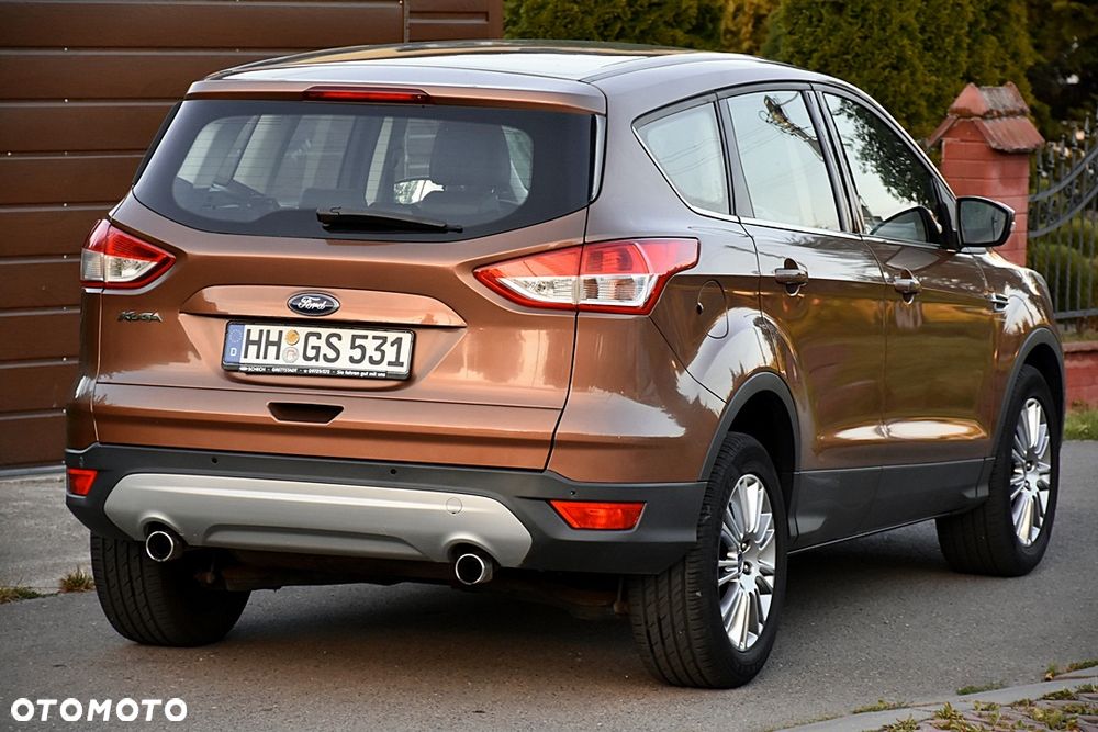 Ford Kuga 2.0 TDCi 2x4 Titanium - 4