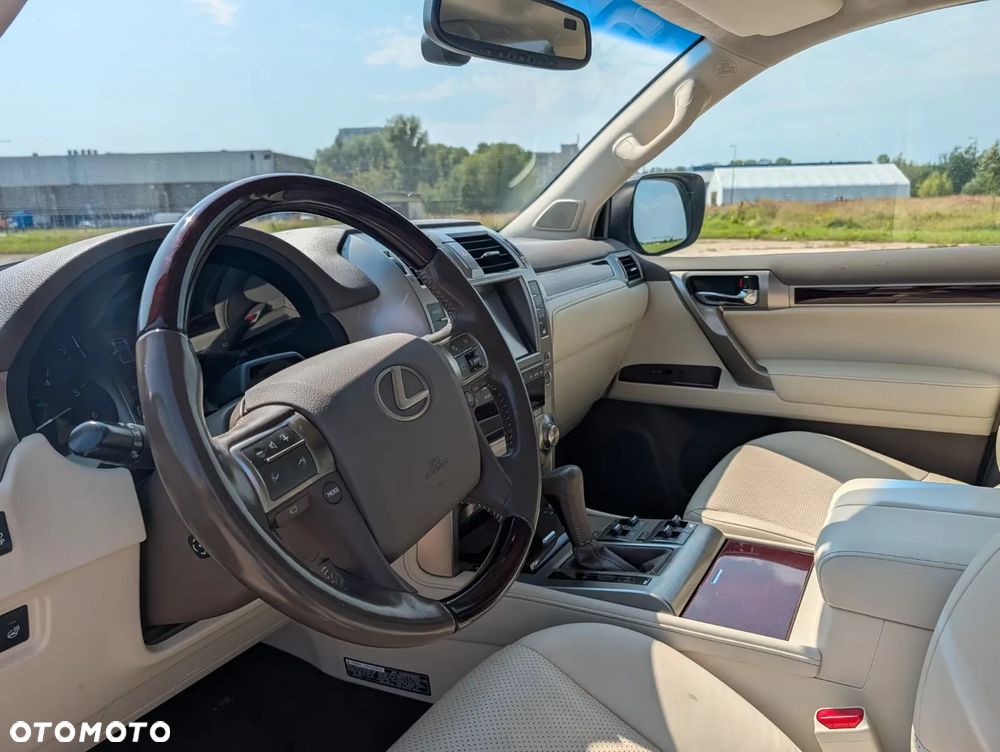 Lexus GX - 9