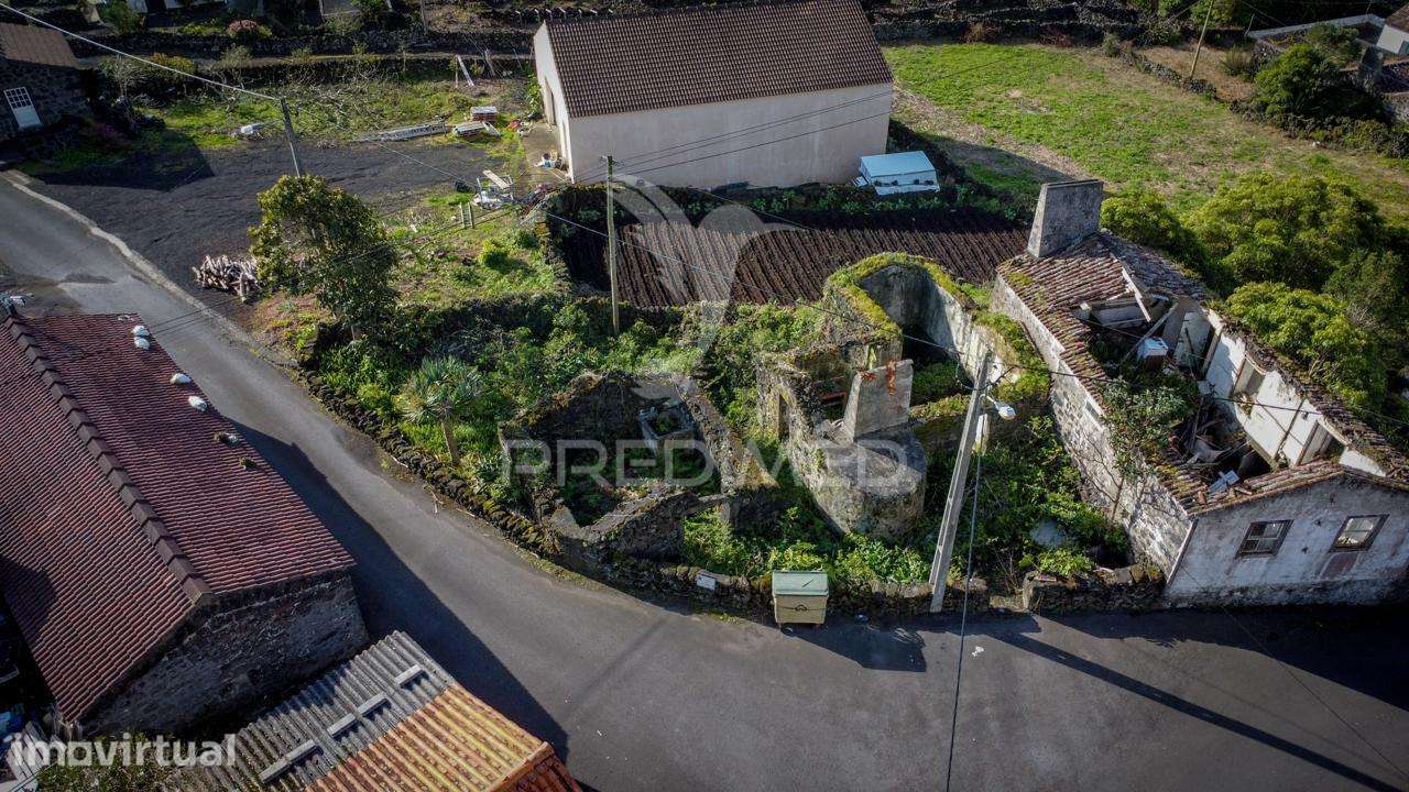 Ruinas, Para Venda, na Candelária com projeto de construção aprovado - Grande imagem: 2/35