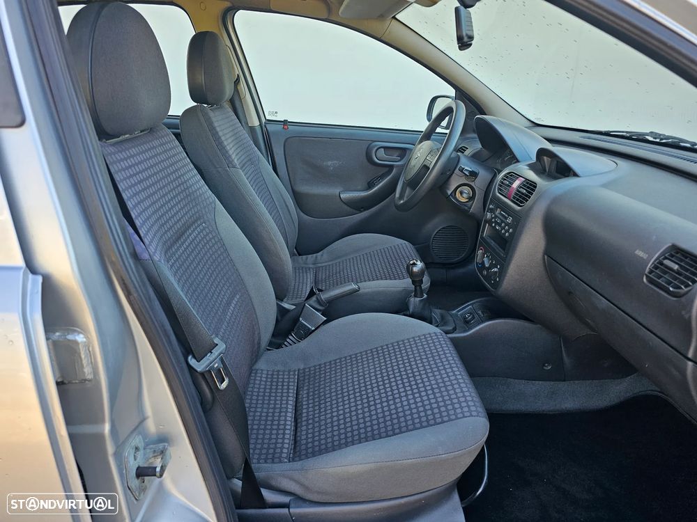 Opel Corsa 1.7 DTi 16V Confort - 23