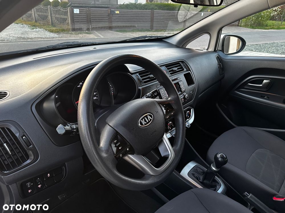 Kia Rio - 16