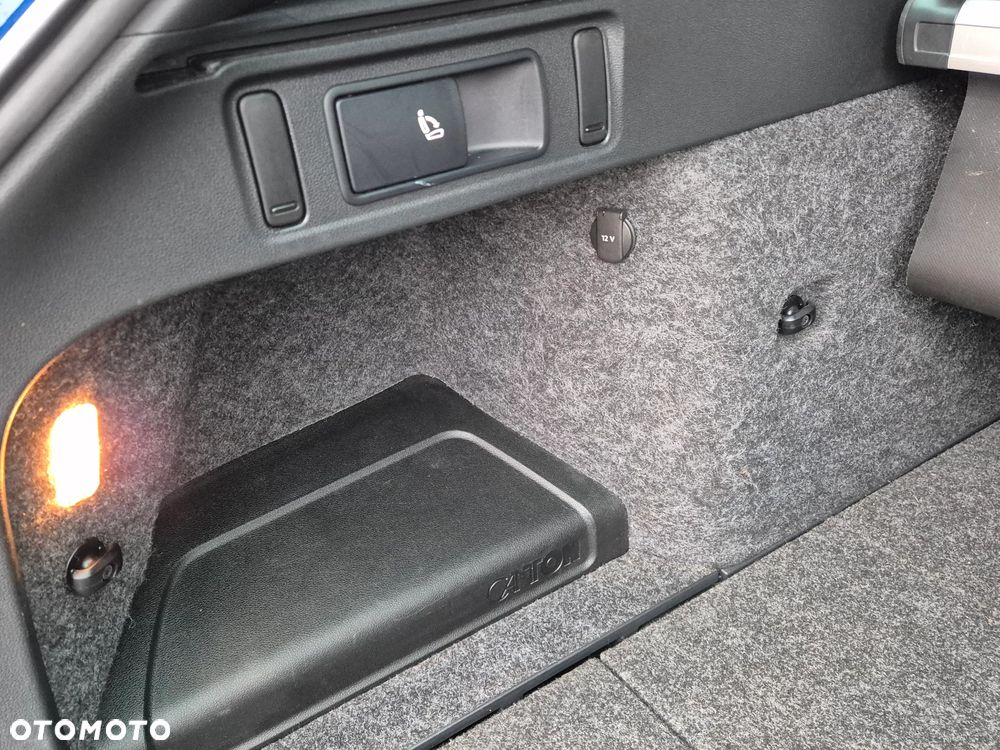 Skoda Octavia 2.0 TDI DSG RS - 27