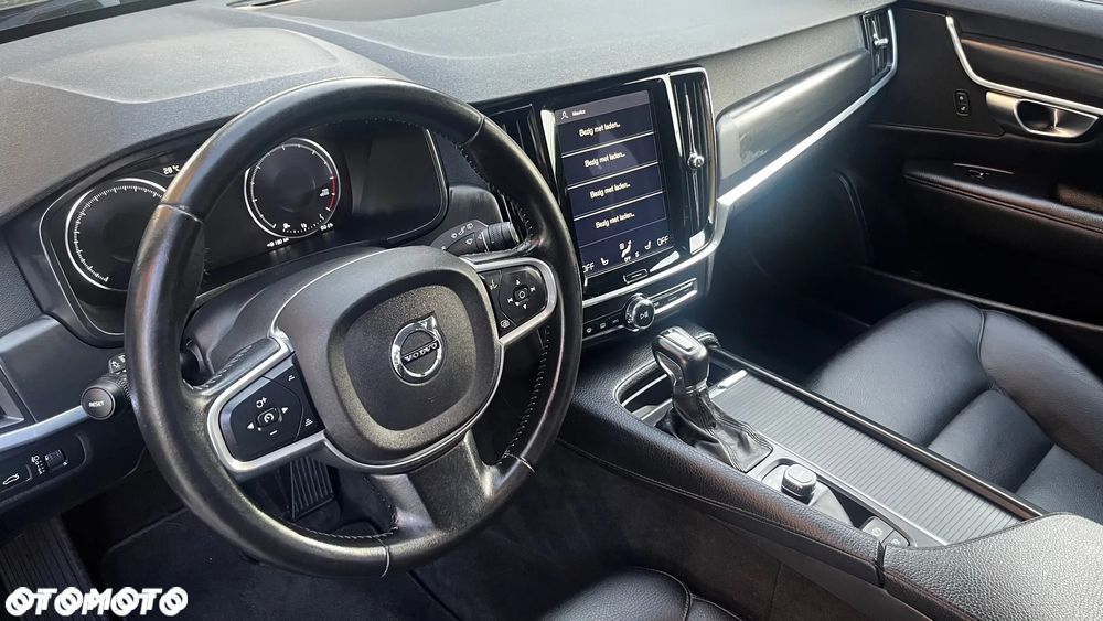 Volvo V90 D4 Momentum - 11