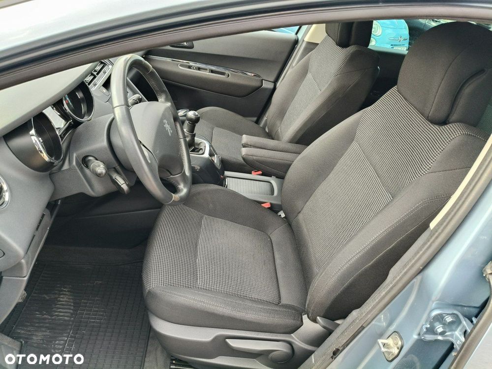 Peugeot 5008 - 10