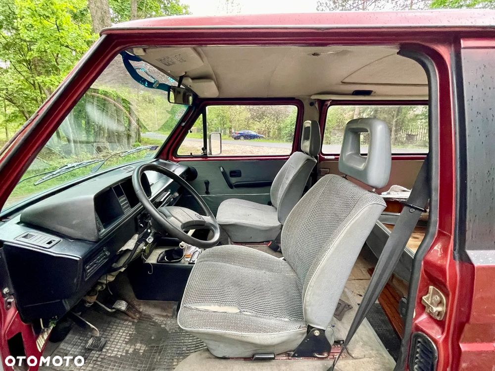 Volkswagen Transporter Caravelle CL 255 592/Z04 - 17