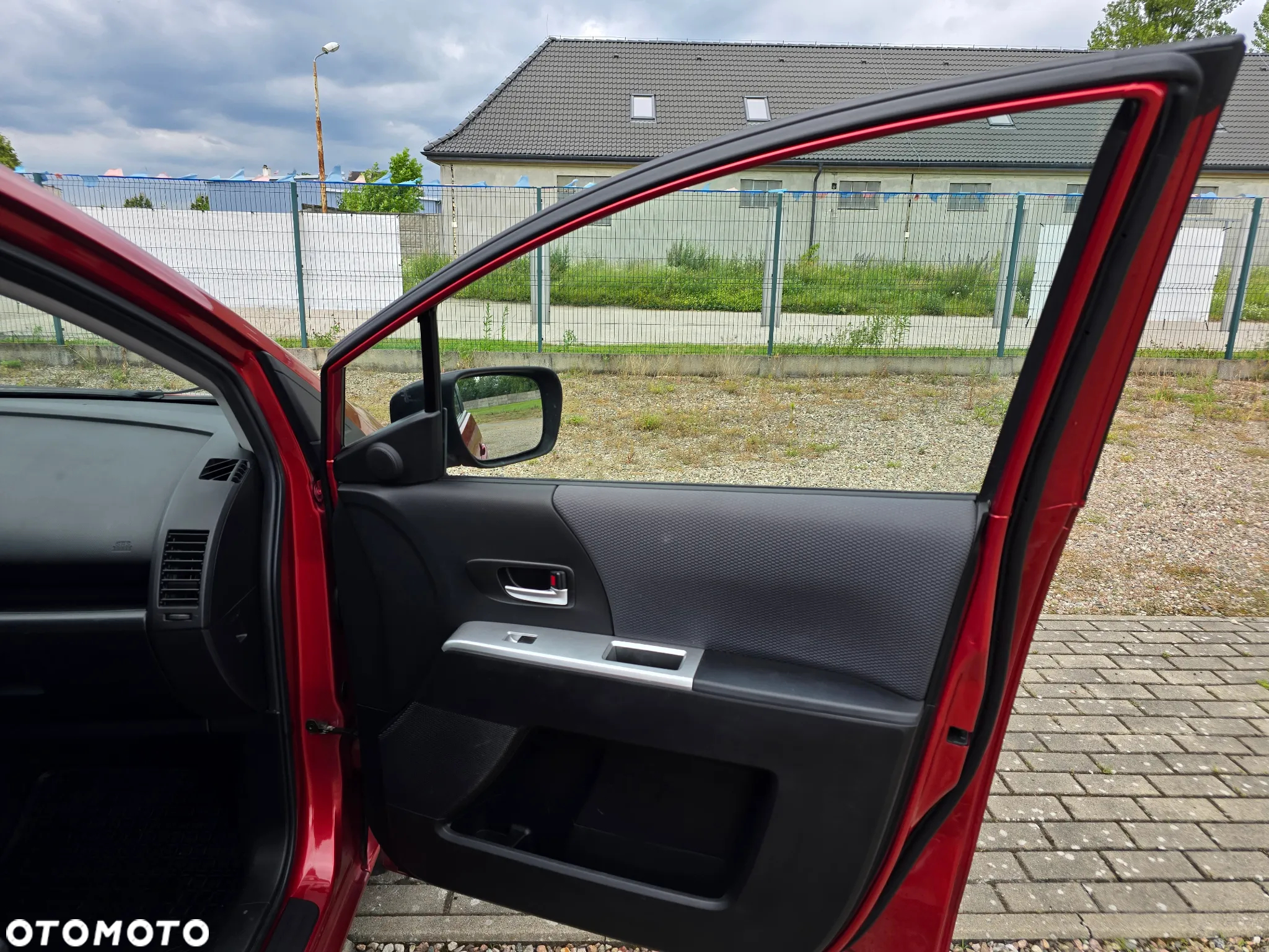 Mazda 5 2.0 Exclusive + - 12