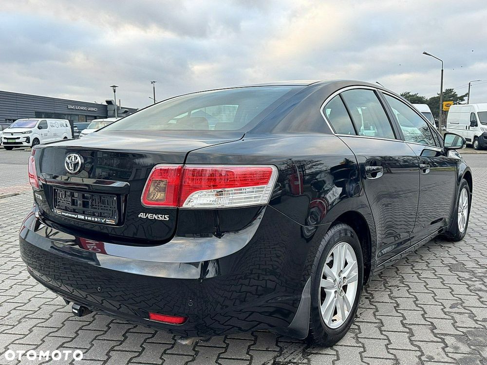 Toyota Avensis - 6