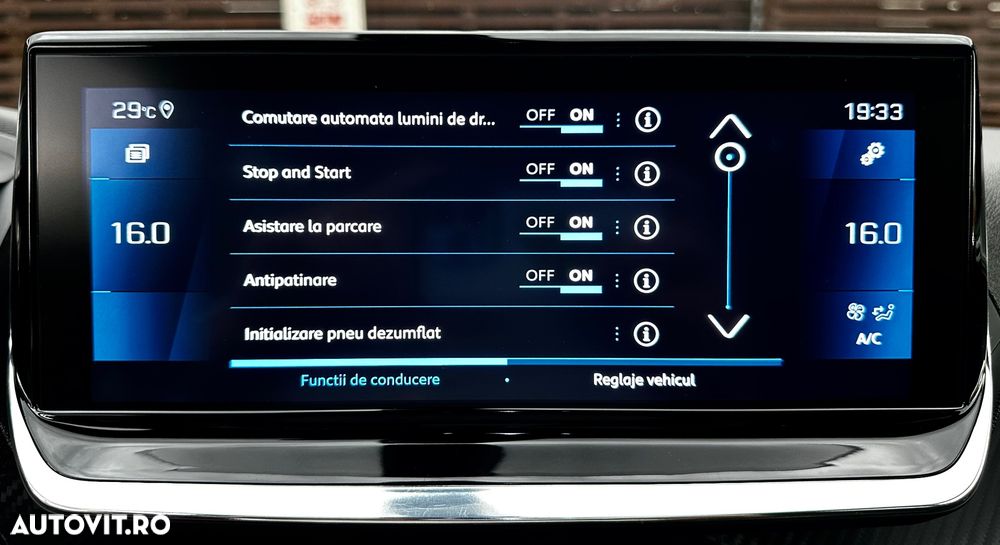 Peugeot 2008 PureTech 130 EAT8 GT Exclusive - 17