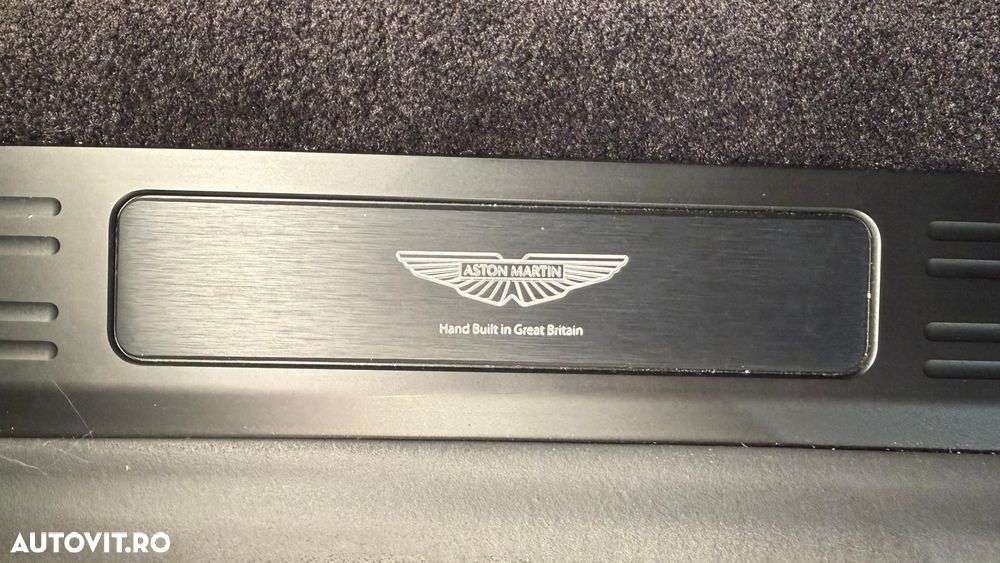 Aston Martin V8 Vantage - 26