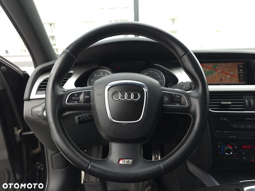 Audi S4 Avant S tronic - 13