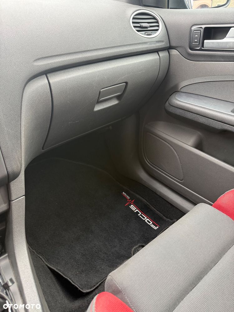 Ford Focus - 8
