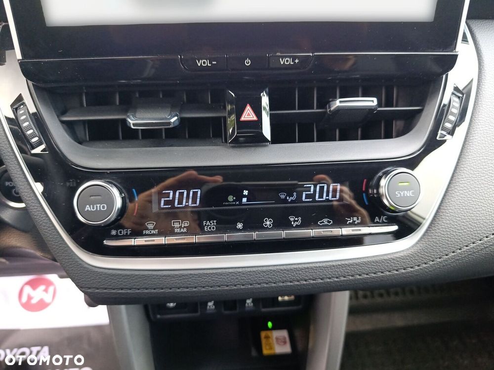 Toyota Corolla Cross 2.0 Hybrid Executive - 32