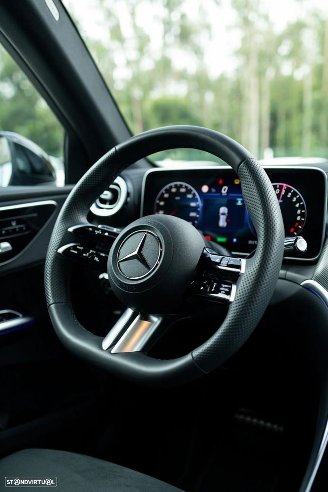 Mercedes-Benz GLC 300 e 4Matic 9G-TRONIC Edition AMG Line - 29
