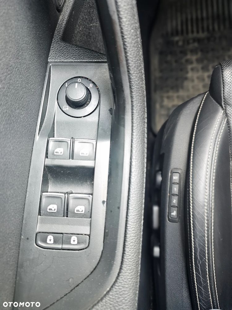 Skoda Superb 2.0 TDI SCR 4x4 L&K DSG - 14