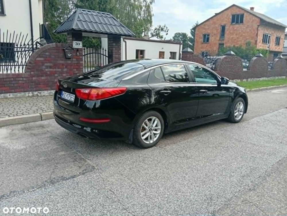 Kia Optima 2.0 L - 3