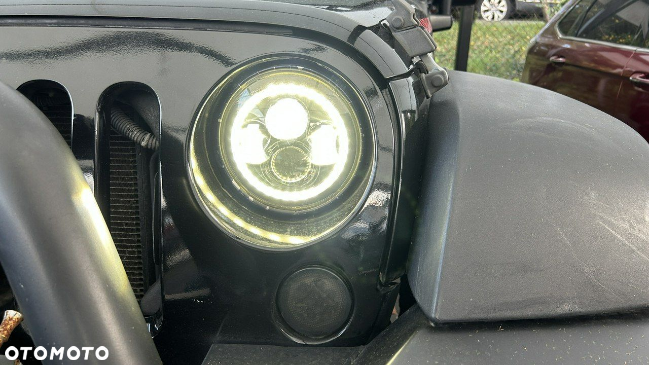 Jeep Wrangler - 10