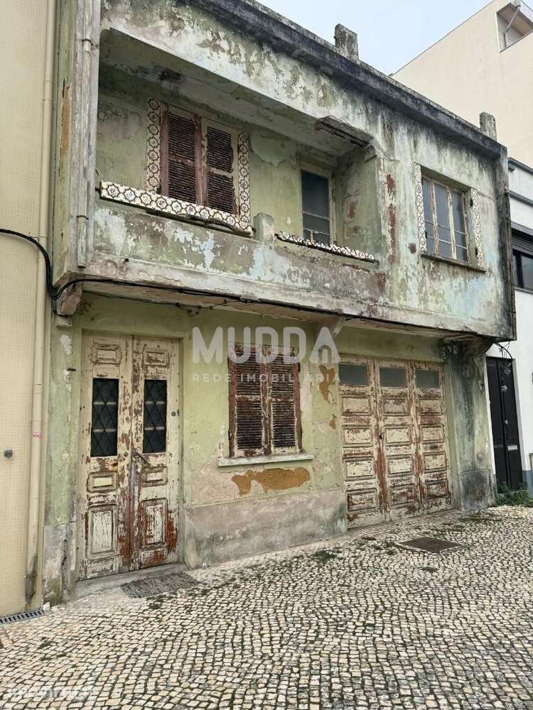 Moradia para renovar no Furadouro - Grande imagem: 3/17