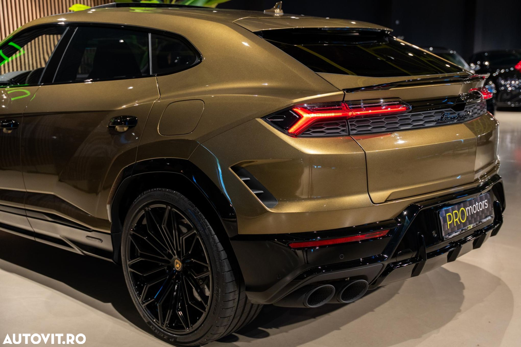 Lamborghini URUS - 35