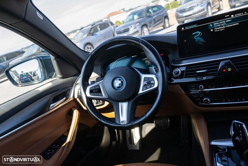 BMW 530 e Pack Desportivo M - 23