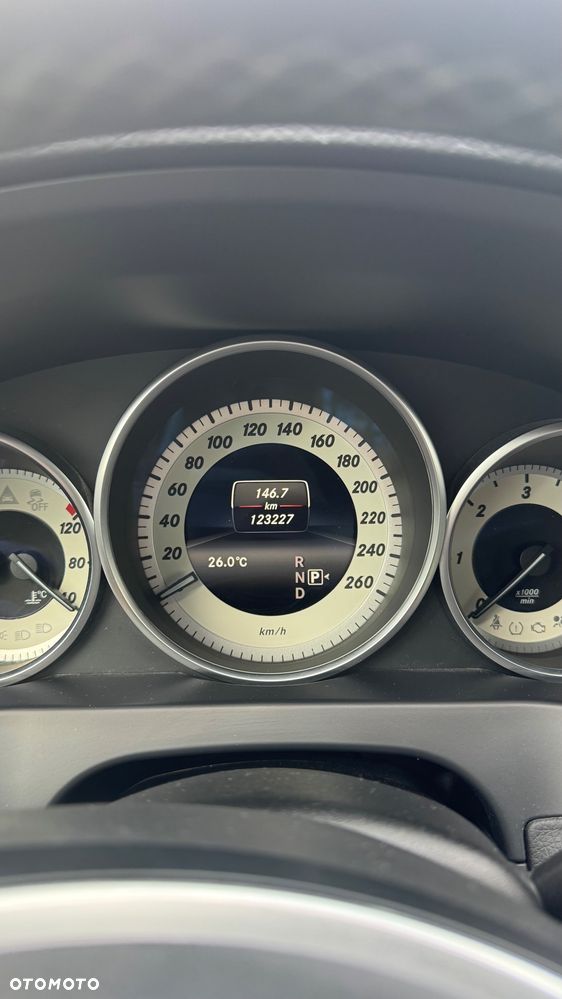 Mercedes-Benz Klasa E 220 (BlueTEC) d 9G-TRONIC - 12
