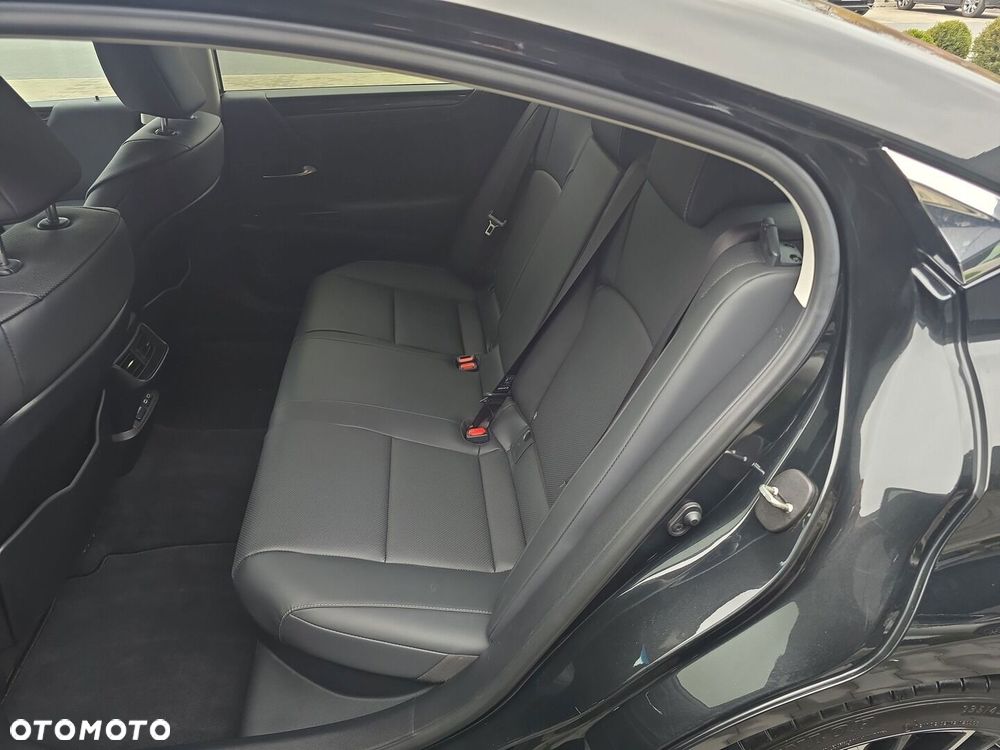 Lexus ES 300h Business Edition - 14