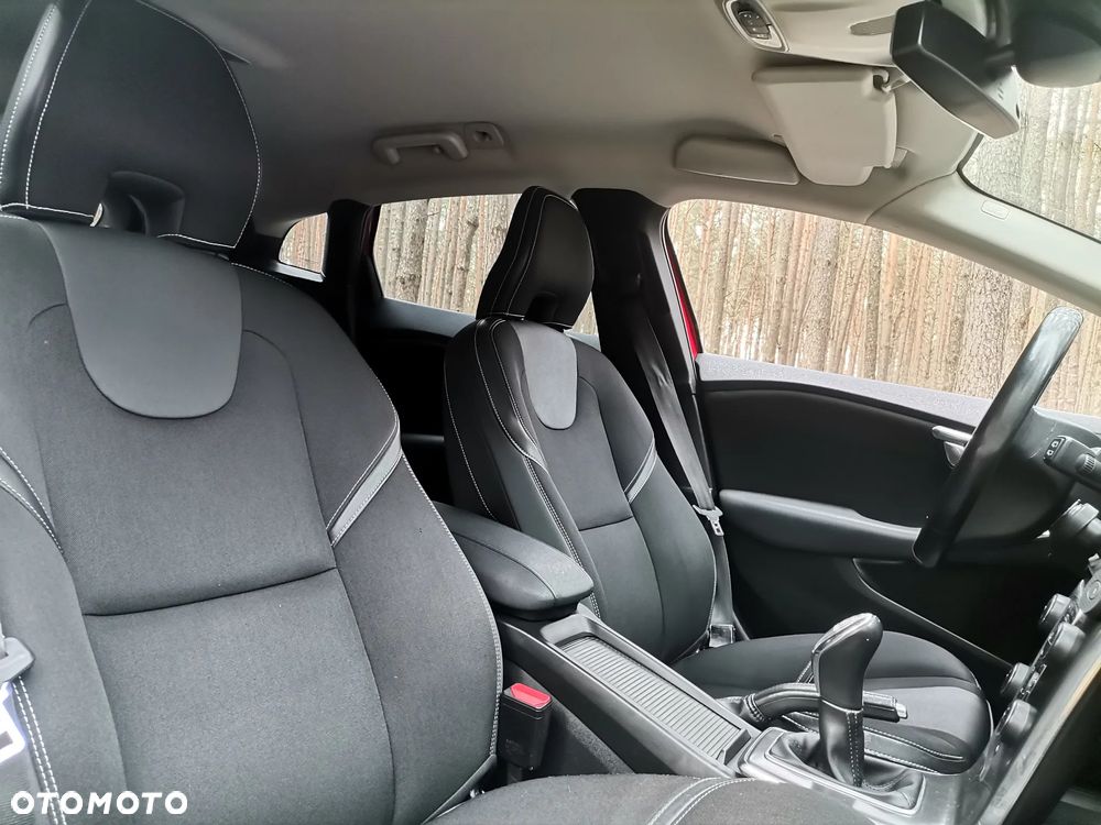 Volvo V40 D2 - 8