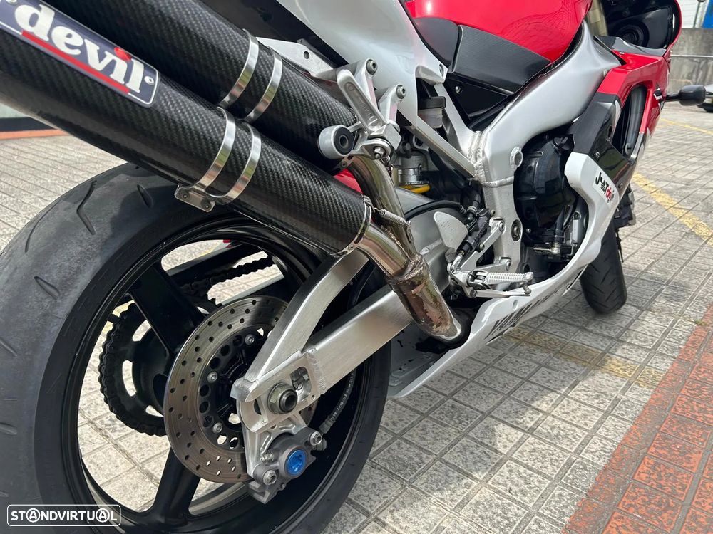 Yamaha YZF R1 - 8