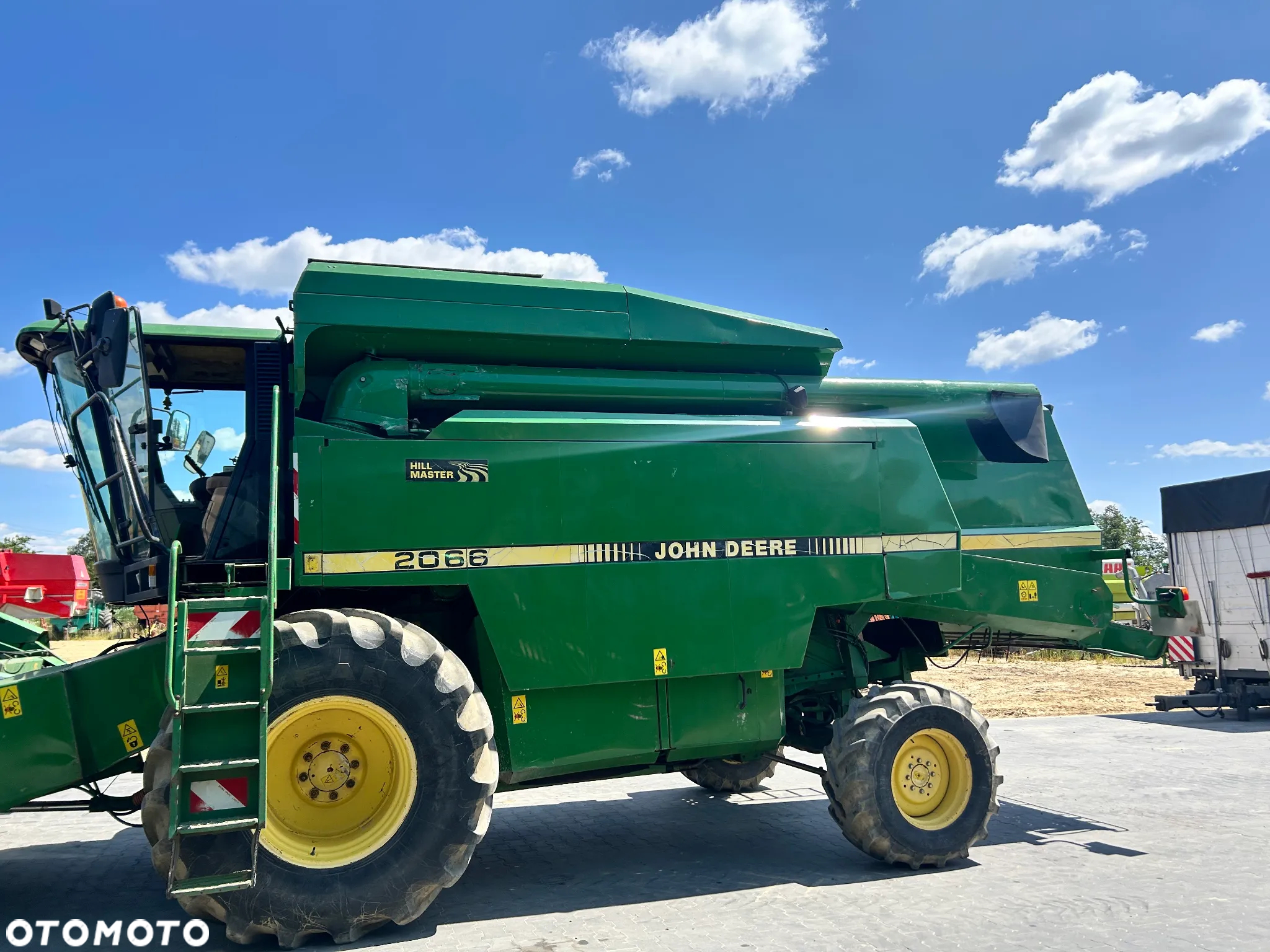 John Deere 2066 - 6