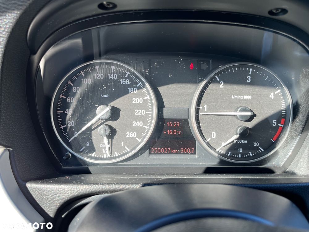 BMW Seria 3 318d - 26