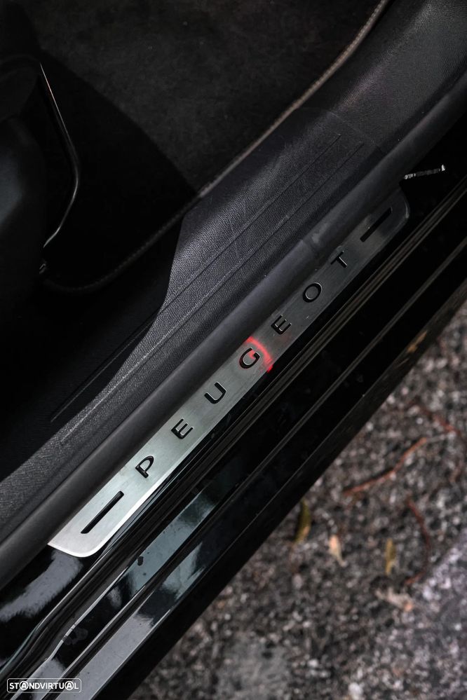 Peugeot 208 PureTech 100 GT Pack - 41