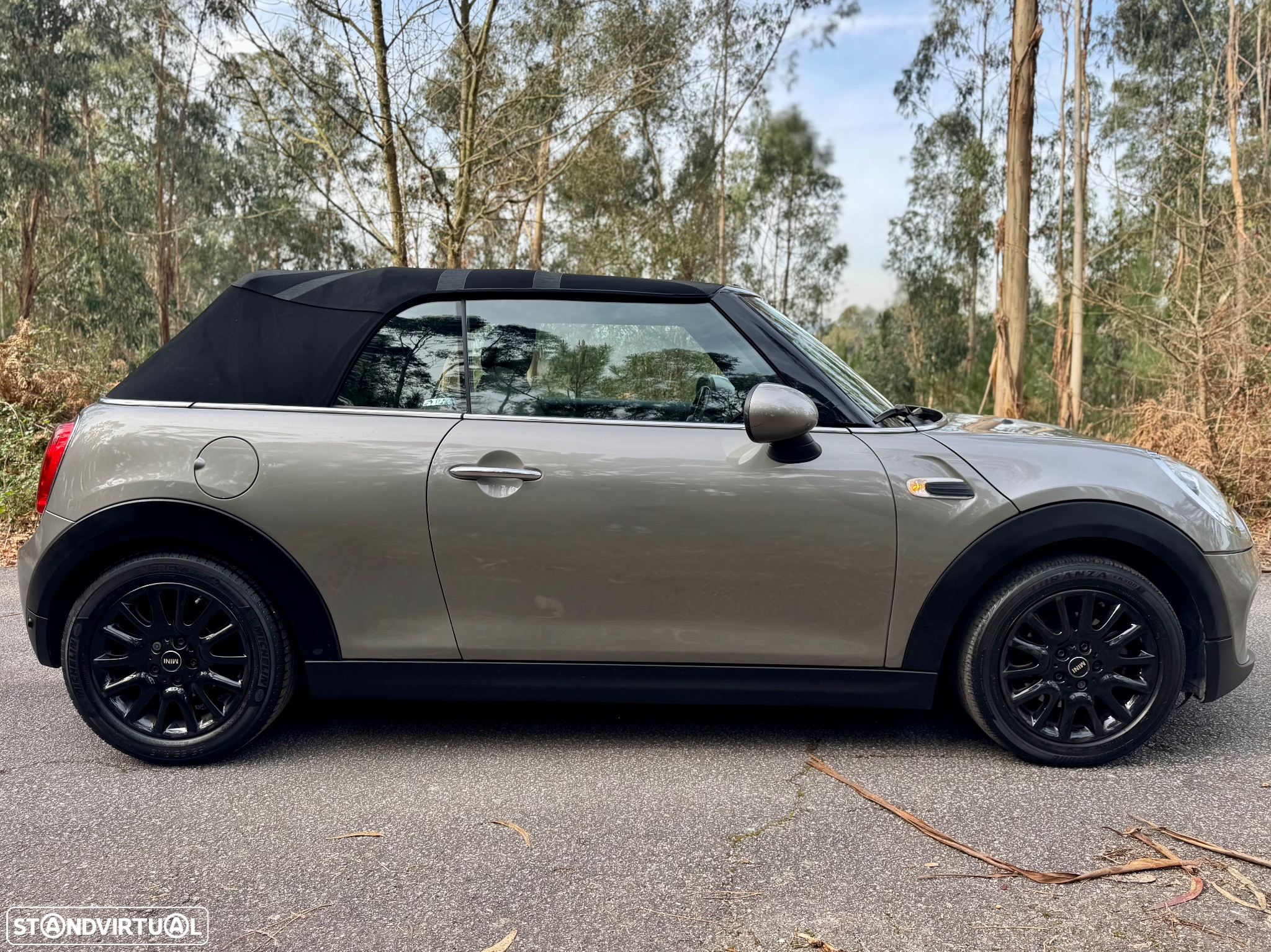MINI Cabrio Cooper Aut. JCW - 40