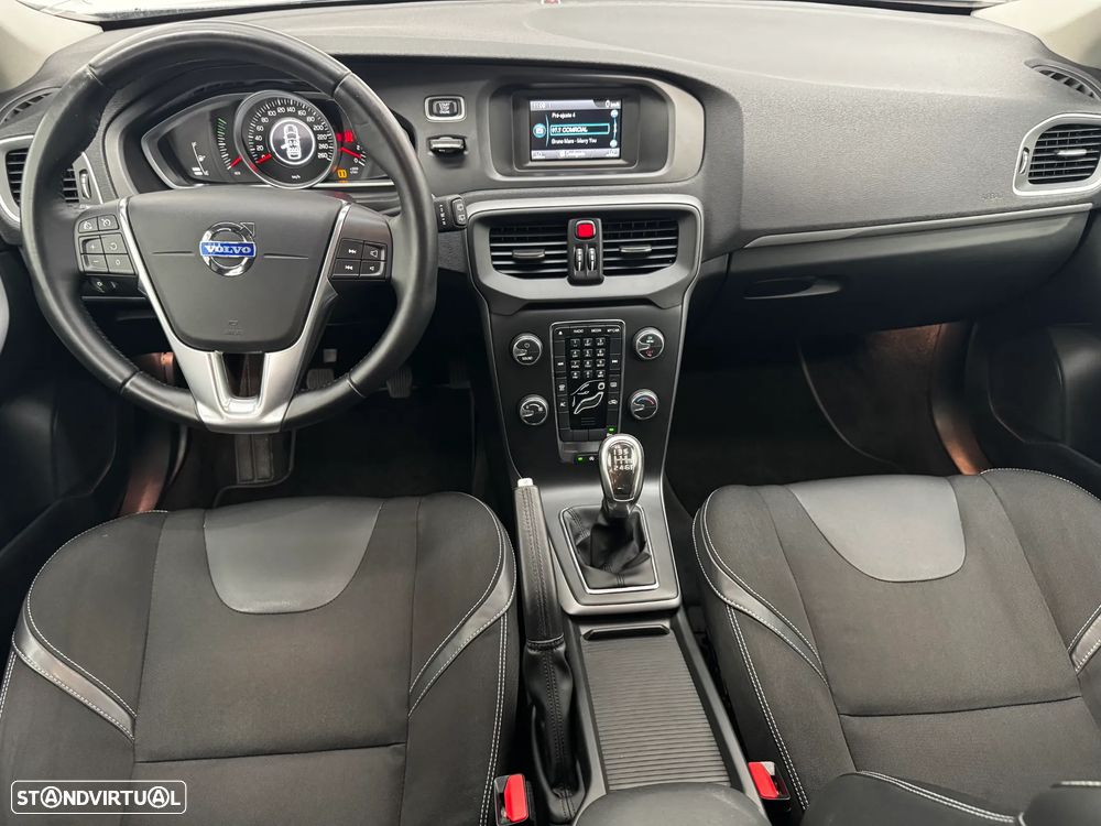 Volvo V40 2.0 D4 Momentum - 20