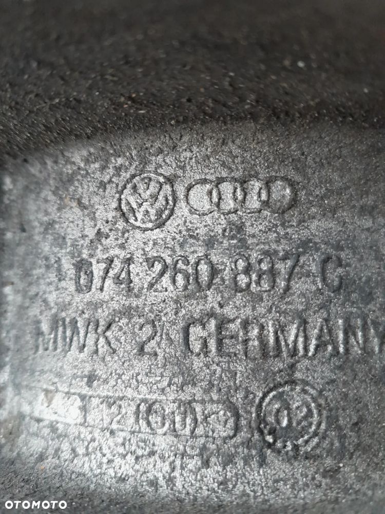 Łapa mocowanie sprężarki VW T4 2.5 TDI 150 KM 074260887C - 2