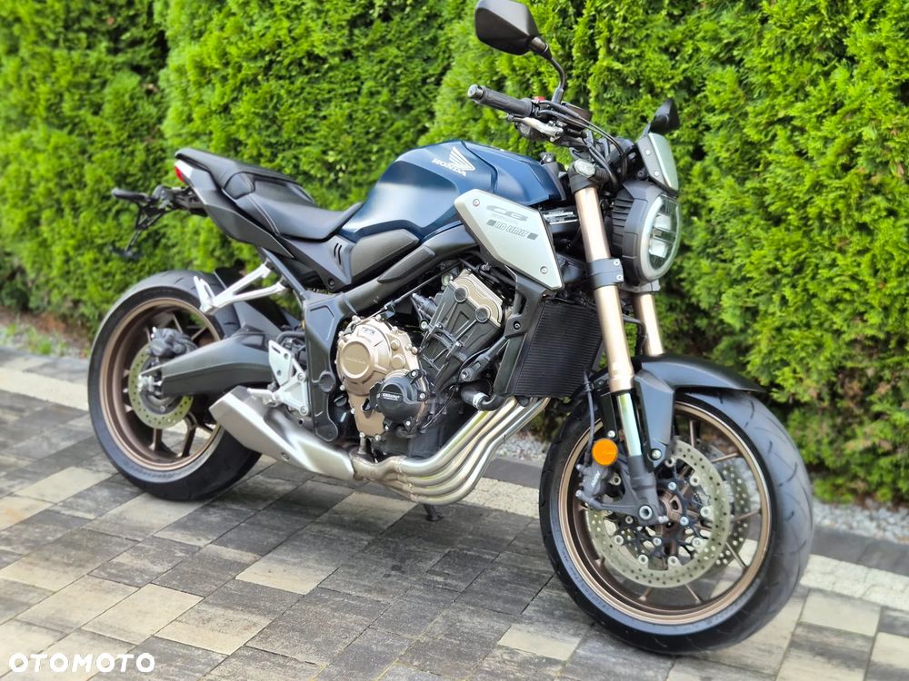 Honda CB - 1