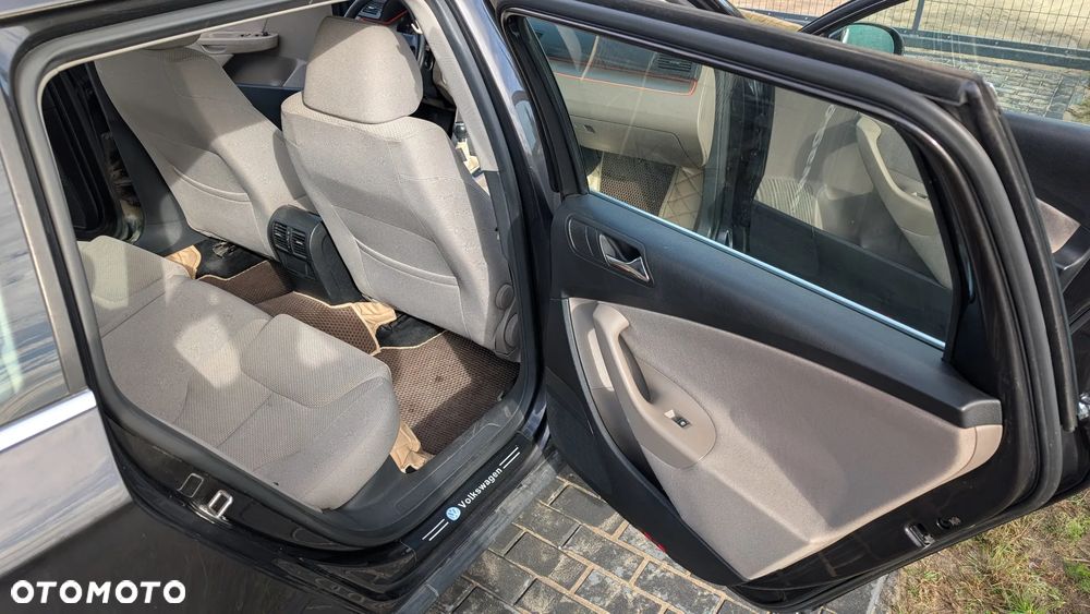 Volkswagen Passat 2.0 TDI DPF Individual - 11
