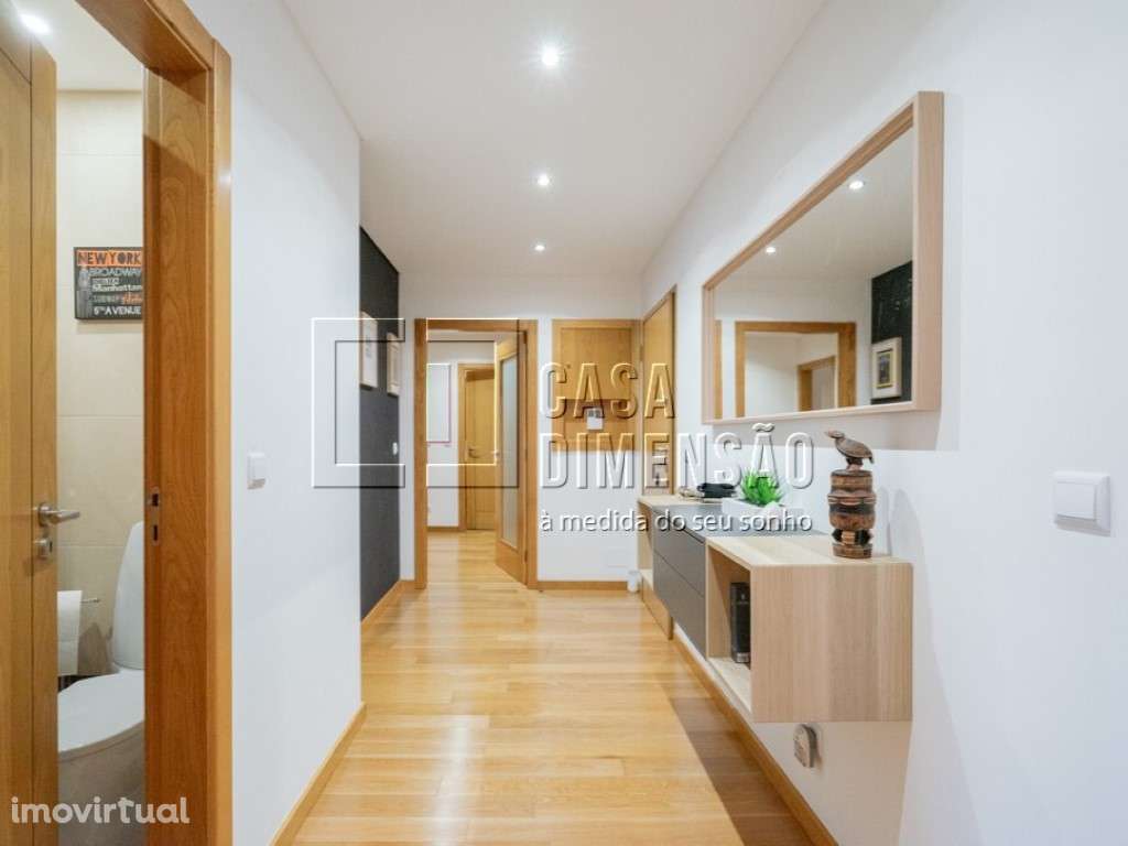 Apartamento de tipologia T2 na Serra de Carnaxide, como NOVO!! - Grande imagem: 4/44