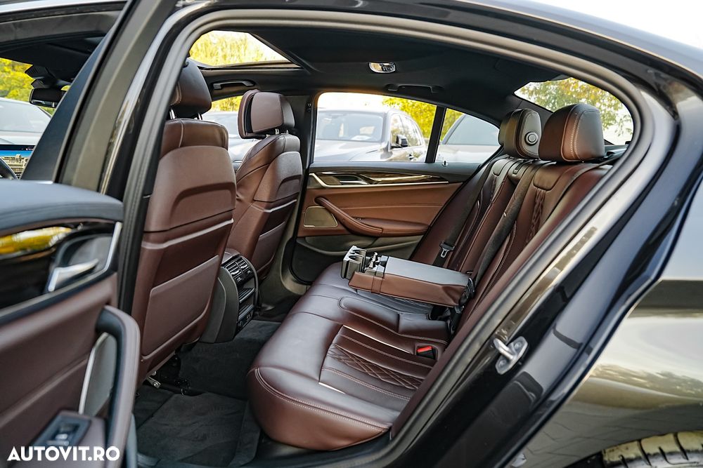 BMW Seria 5 530e Aut. Luxury Line - 17