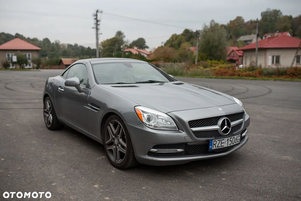 Mercedes-Benz SLK 250 (BlueEFFICIENCY) 7G-TRONIC - 5