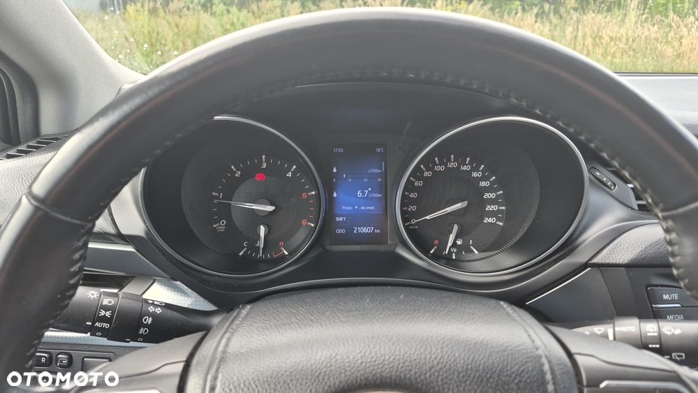 Toyota Avensis 2.0 D-4D Prestige - 9