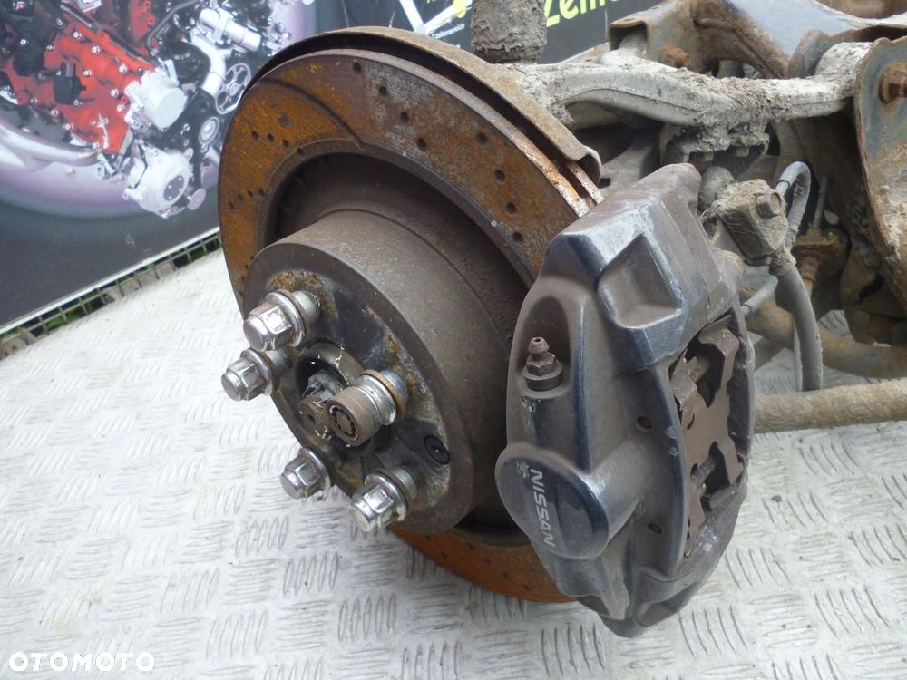 UKŁAD HAMULCOWY TYŁ TARCZE ZACISKI NISSAN 370Z - 2