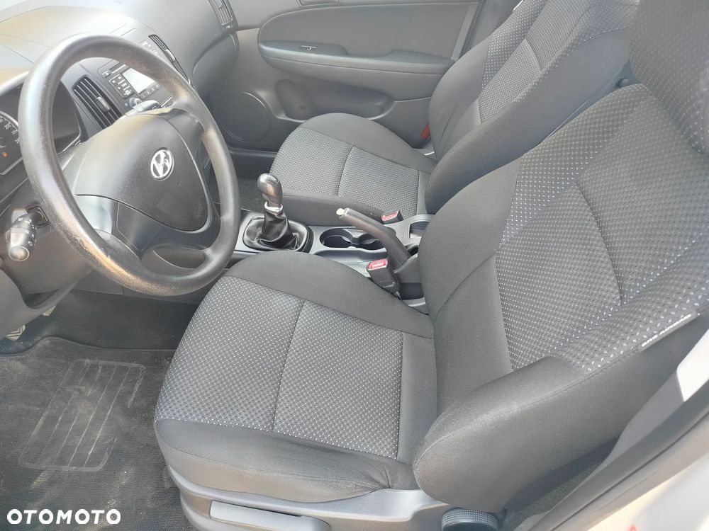 Hyundai i30 i30cw 1.4 blue Comfort - 16