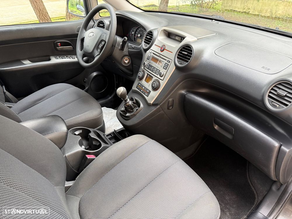 Kia Carens 2.0 CRDi LX - 10