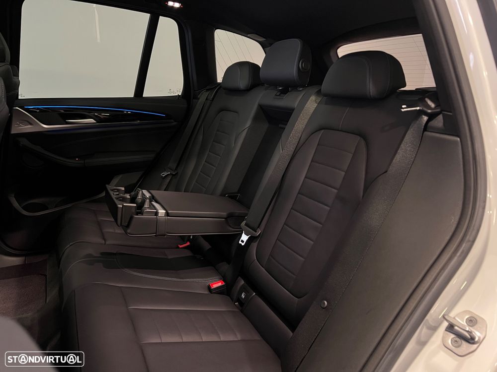 BMW iX3 M Sport Impressive - 28