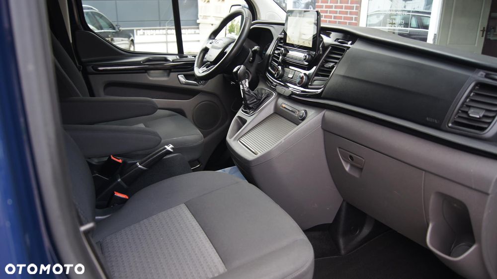 Ford Tourneo Custom 2.0 EcoBlue L1 Titanium - 12