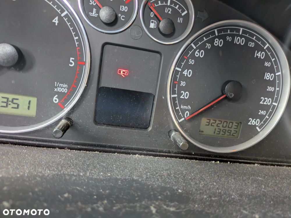 Volkswagen Sharan 1.9 TDI Comfortline Tiptr - 15